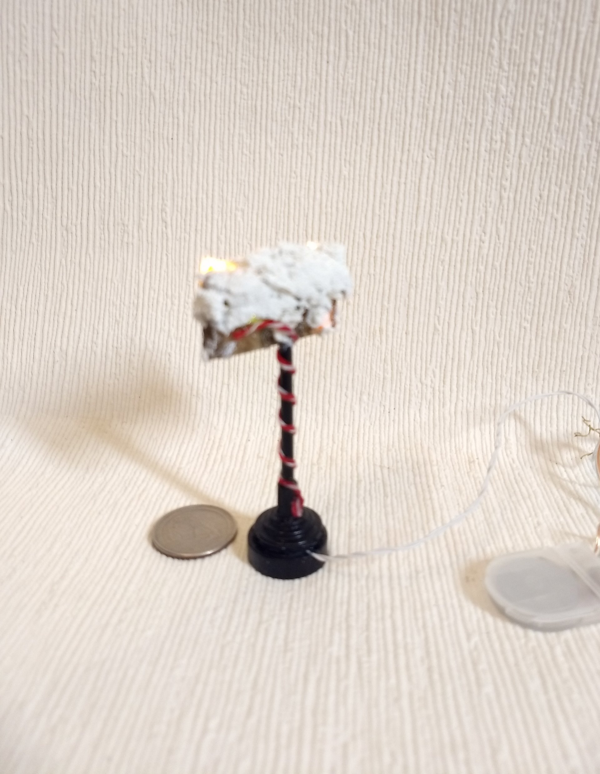 1:12 Dollhouse Merry Christmas sign Battery operated multi-color LEDs holiday decor