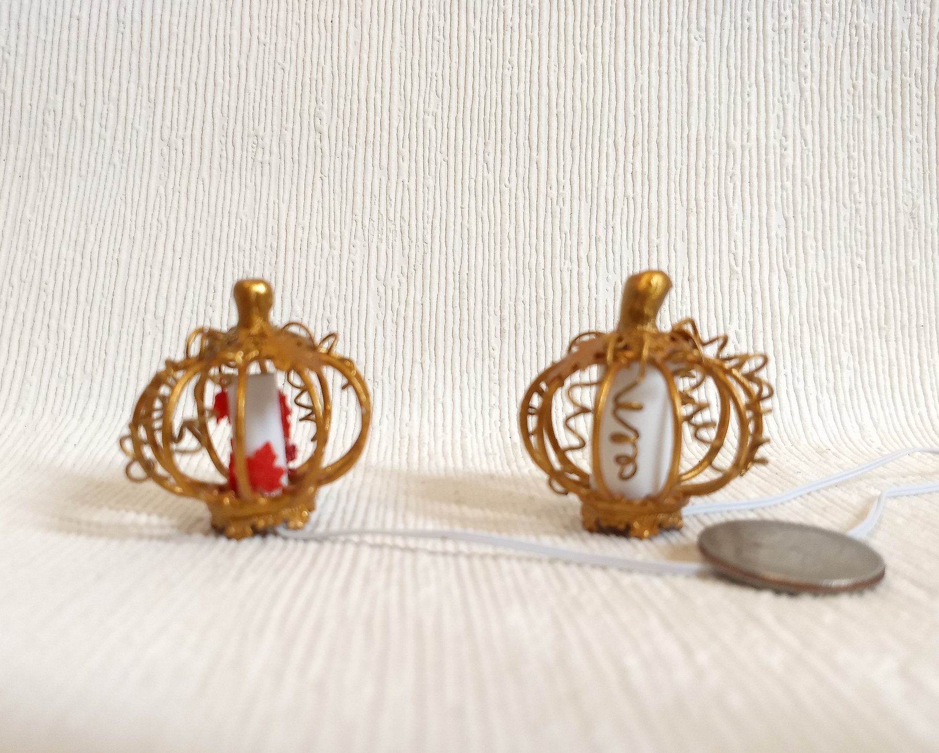 1:12 Dollhouse miniature Wire pumpkin LED light Christmas decor Working bronze pumpkin wire Price is for one unit Two style choices