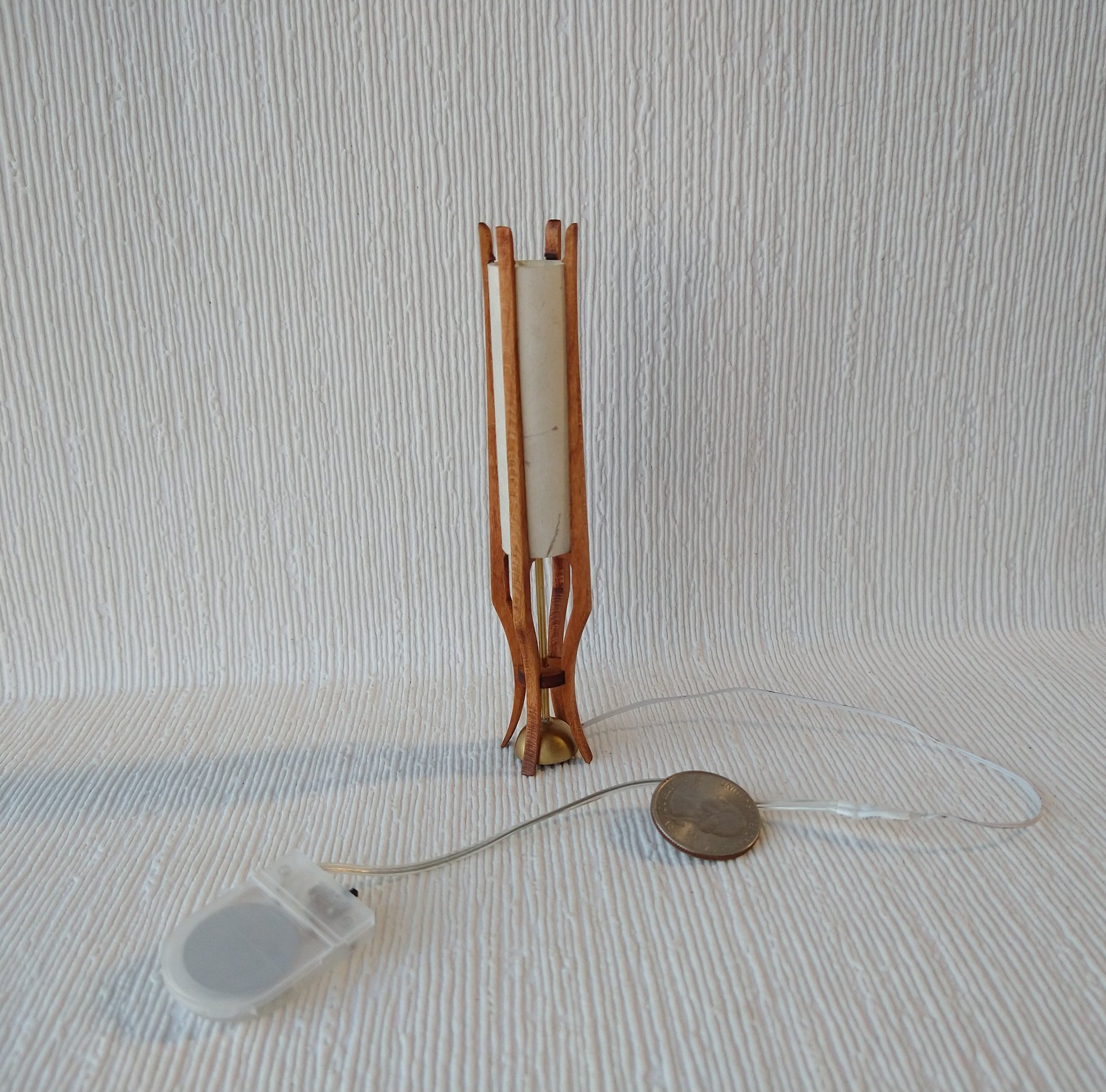 1:12 Dollhouse mid-century styled floor lamps with sculptural legs Battery operated LED miniature lamp