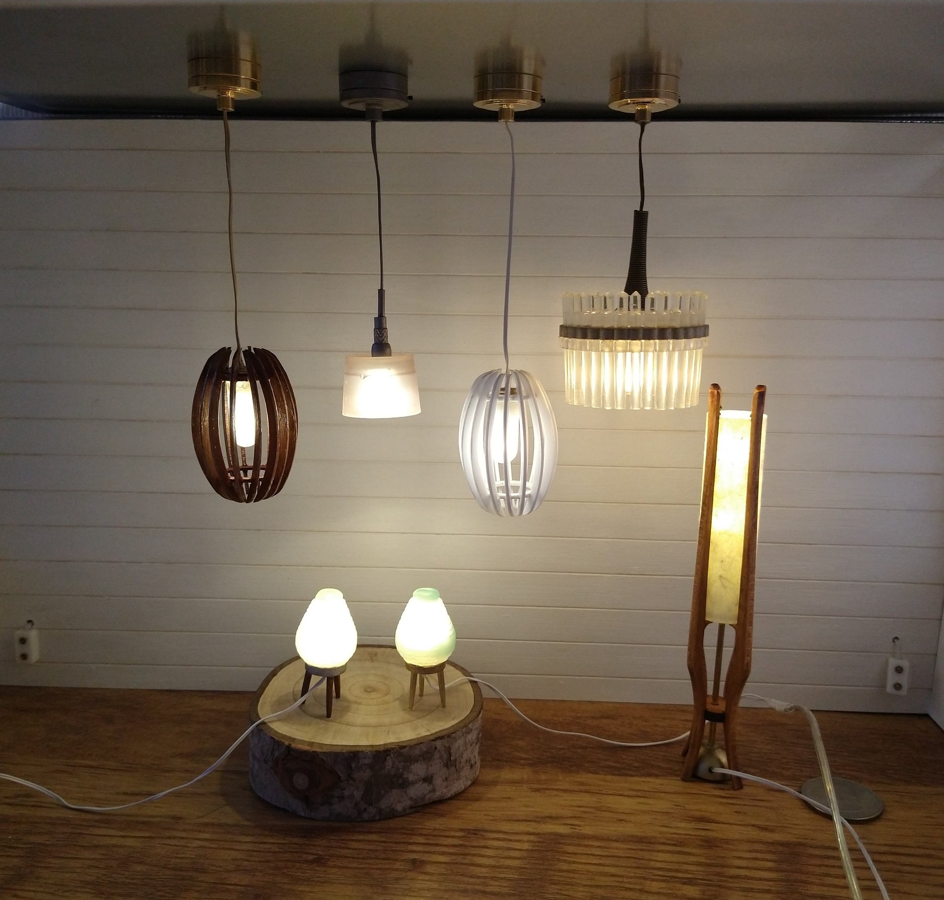 1:12 dollhouse Battery operated chandelier with clear acrylic drum shade Contemporary style chandelier