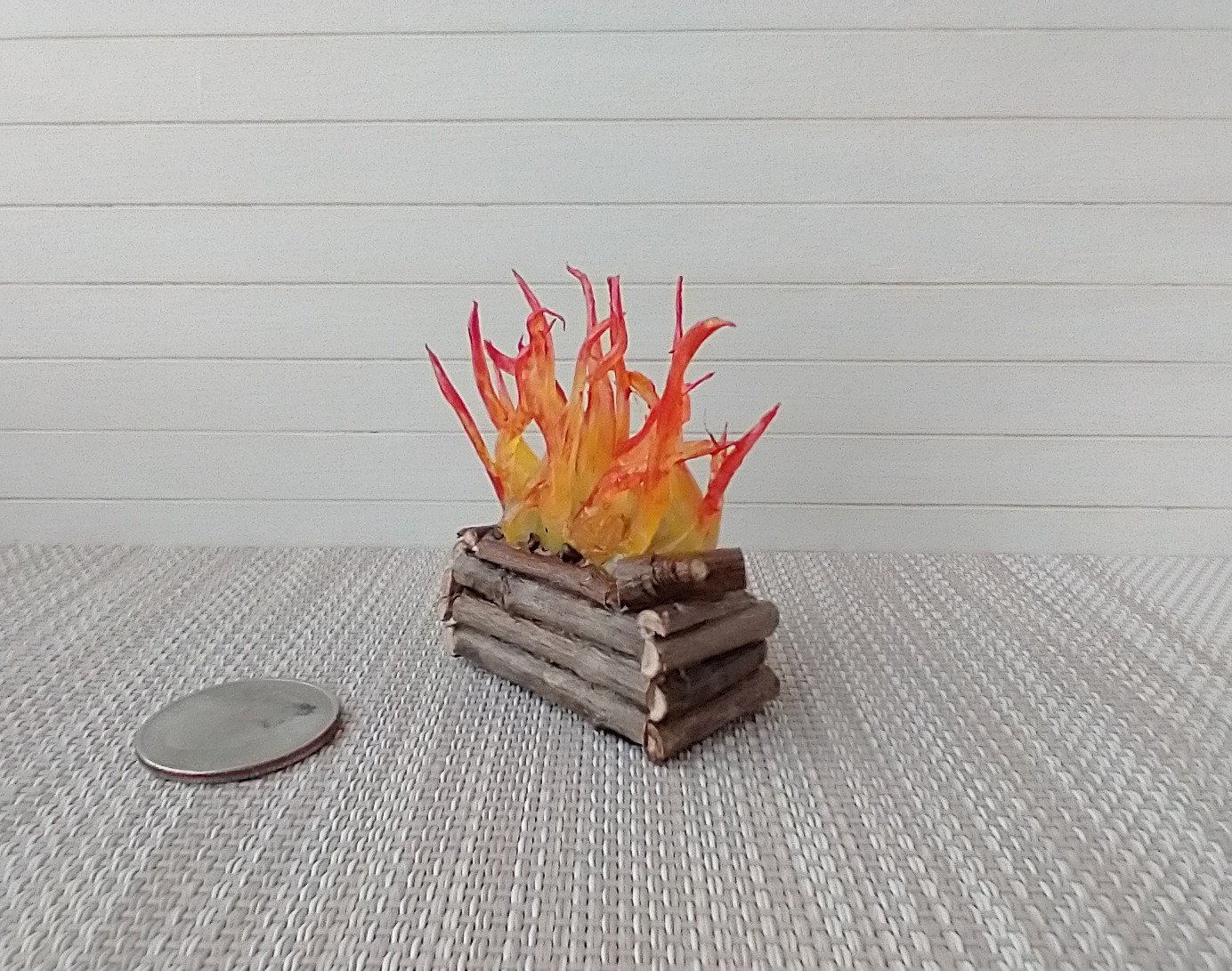 1:12 Dollhouse realistic light up firelogs with flickering flames Battery operated lit logs 1 unit