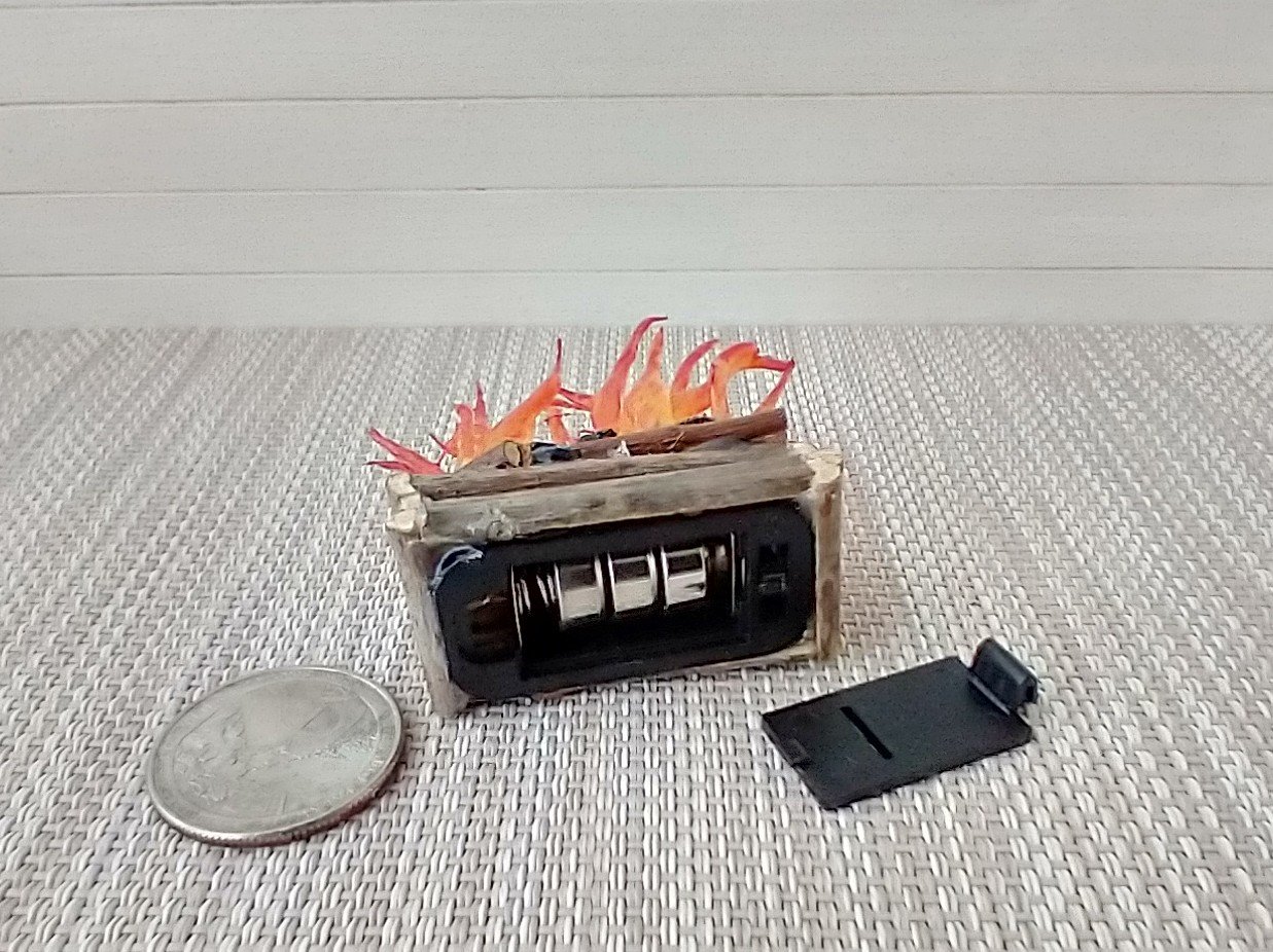 1:12 Dollhouse realistic light up firelogs with flickering flames Battery operated lit logs 1 unit