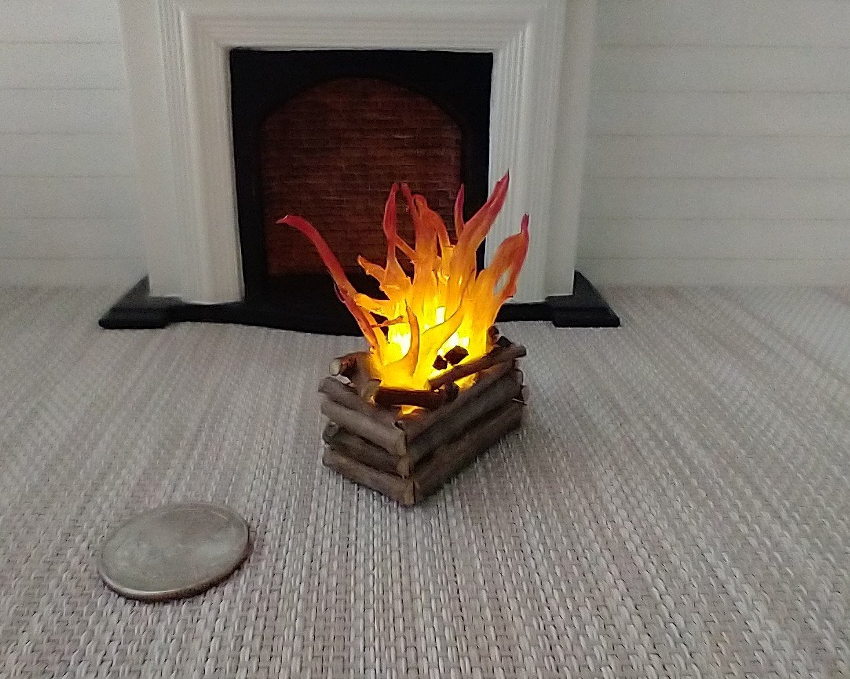 1:12 Dollhouse realistic light up firelogs with flickering flames Battery operated lit logs 1 unit