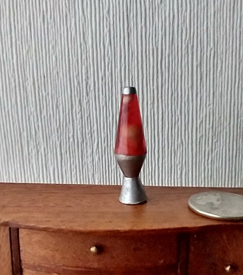 1:12 Dollhouse miniature retro lava lamp Battery operated LED table lamp MCM style with external wires - red resin