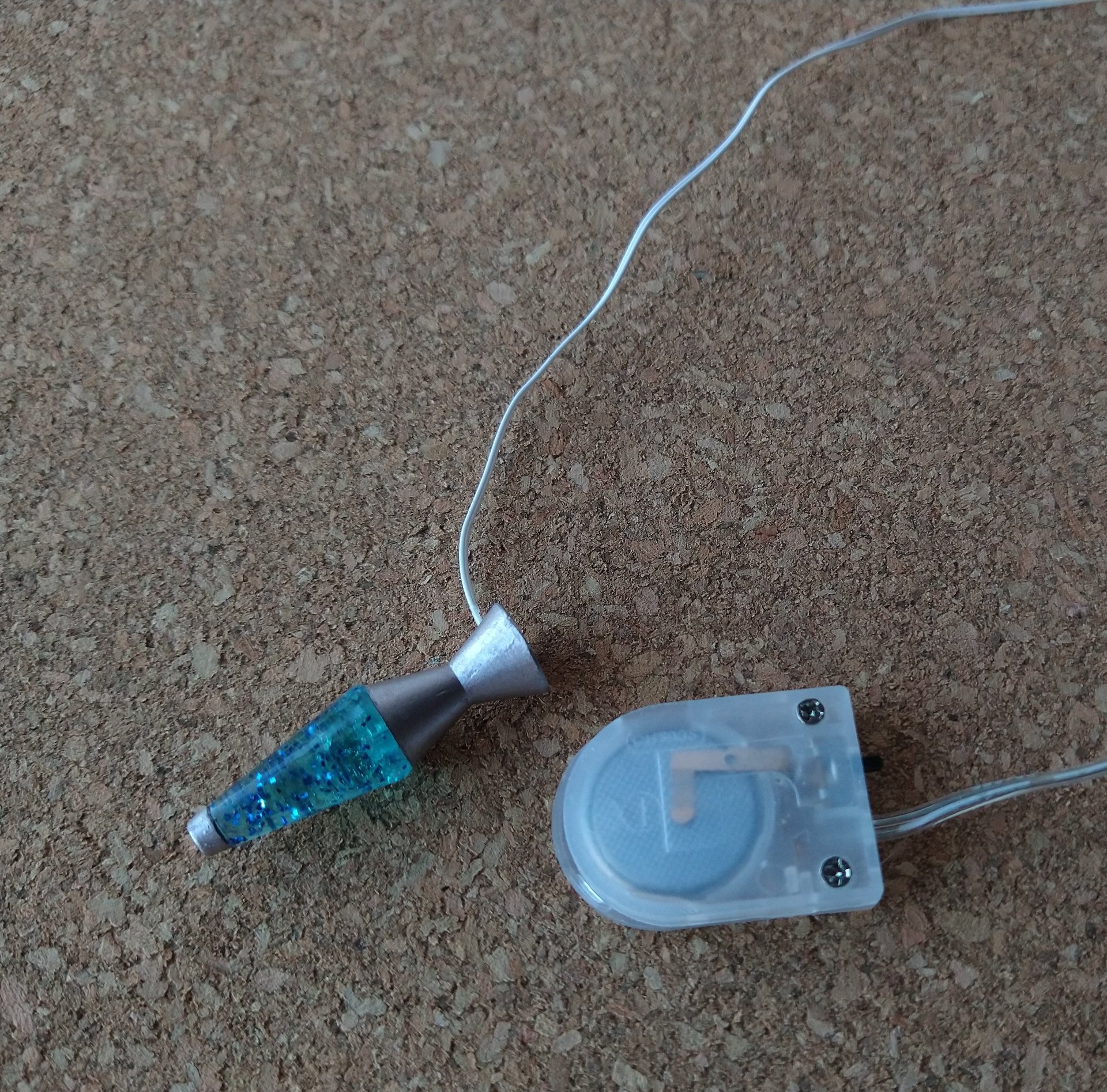 1:12 Dollhouse miniature retro lava lamp Battery operated LED table lamp MCM style with external wires - blue glitter