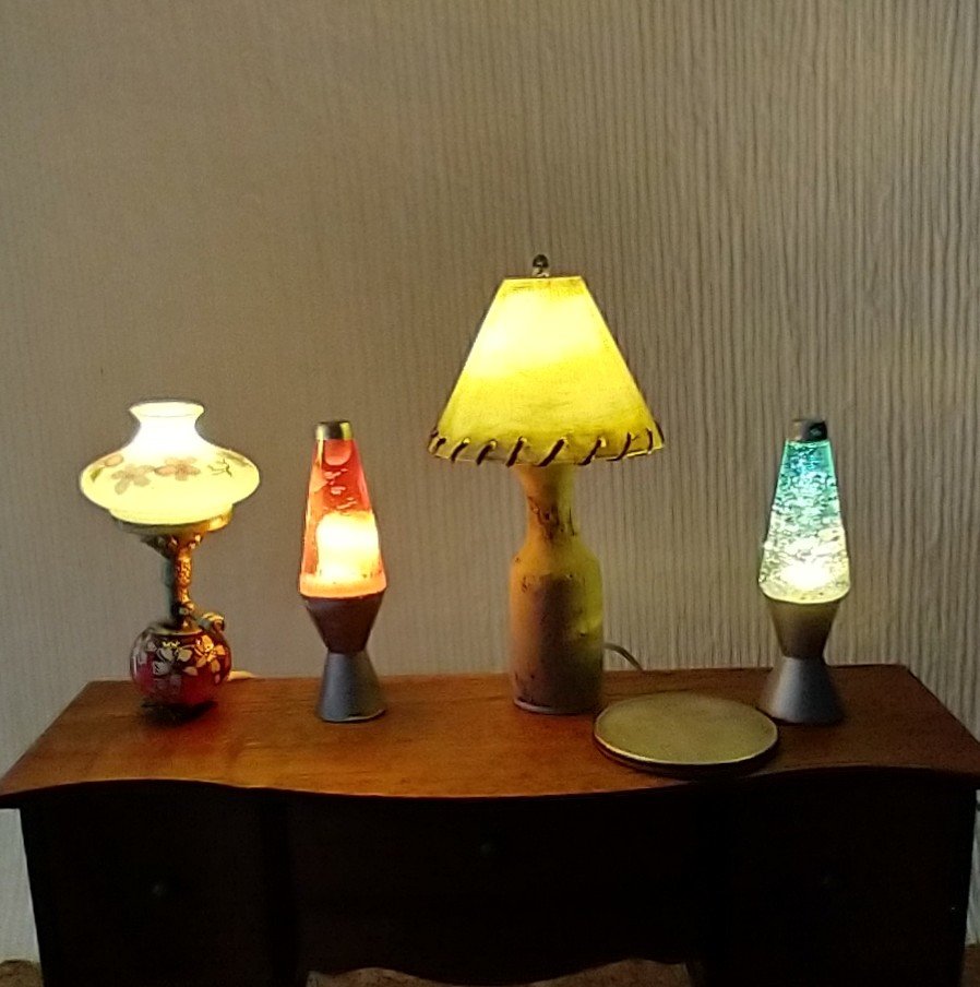 1:12 Dollhouse miniature retro lava lamp Battery operated LED table lamp MCM style with external wires - blue glitter