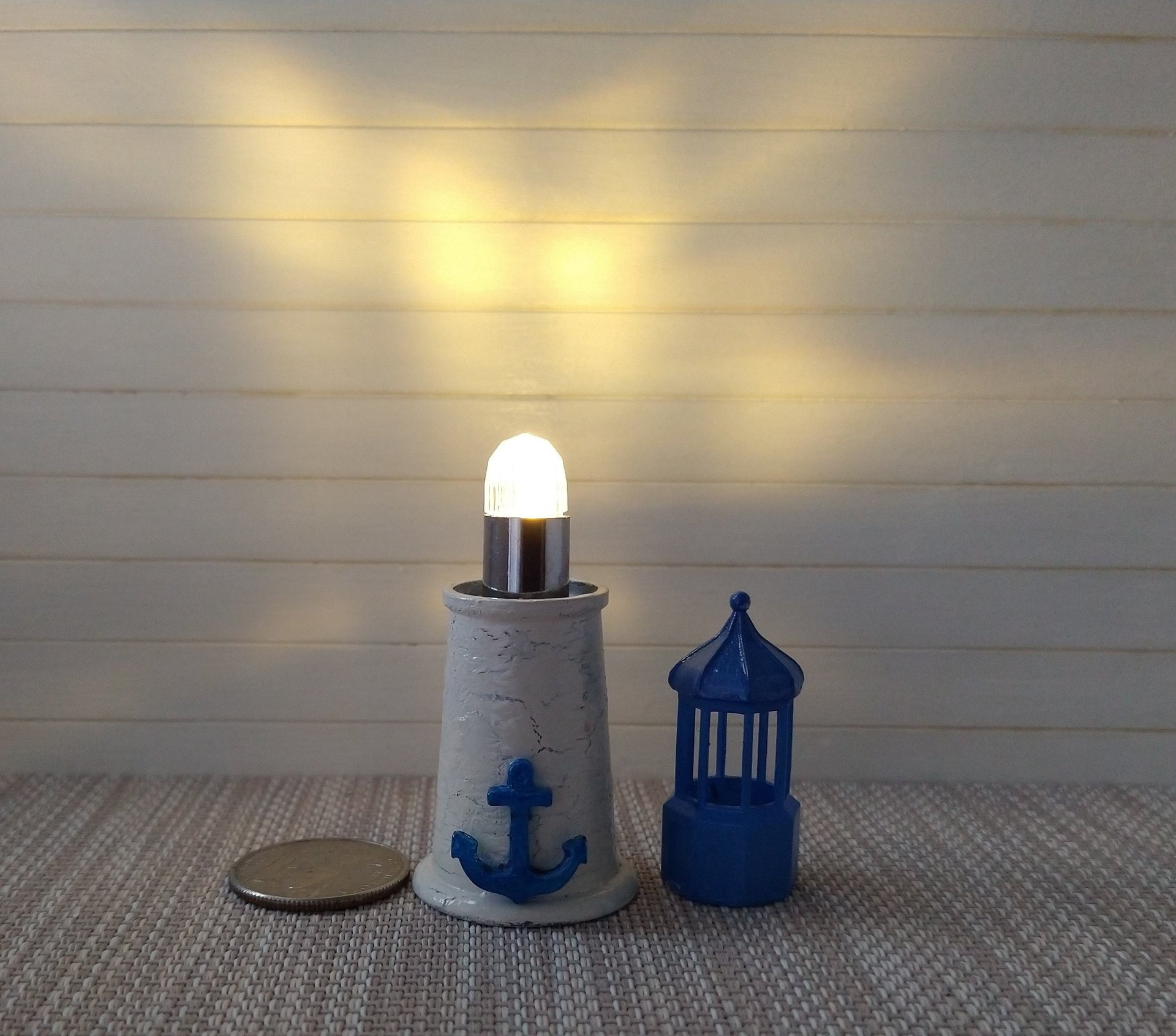 1:12 dollhouse Blue lighthouse lamp Miniature coastal accessory Lighthouse light for dollhouse patio or deck Battery operated novelty or accent light