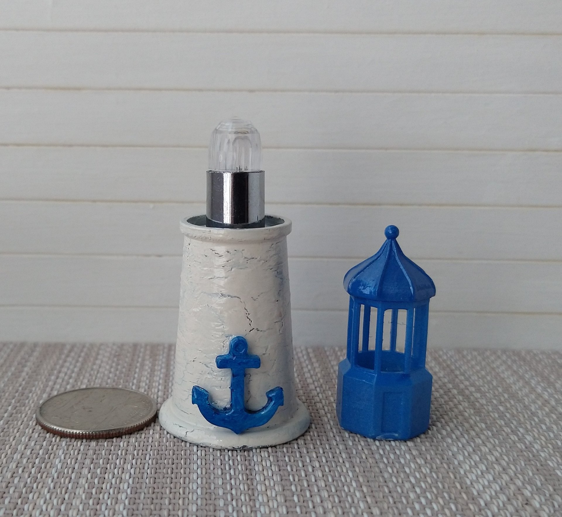 1:12 dollhouse Blue lighthouse lamp Miniature coastal accessory Lighthouse light for dollhouse patio or deck Battery operated novelty or accent light