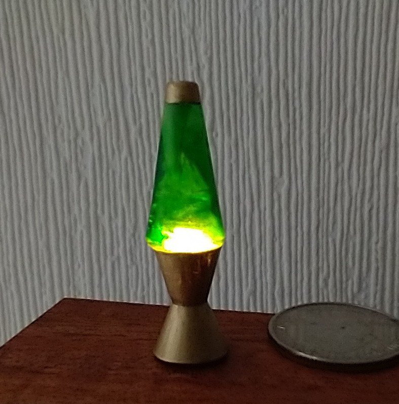 1:12 Dollhouse miniature Handcrafted retro lava lamp Battery operated LED table lamp MCM style with external wires - green resin