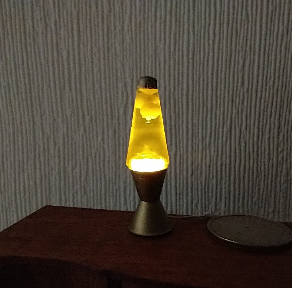 1:12 Dollhouse miniature Handcrafted retro lava lamp Battery operated LED table lamp MCM style with external wires - yellow resin