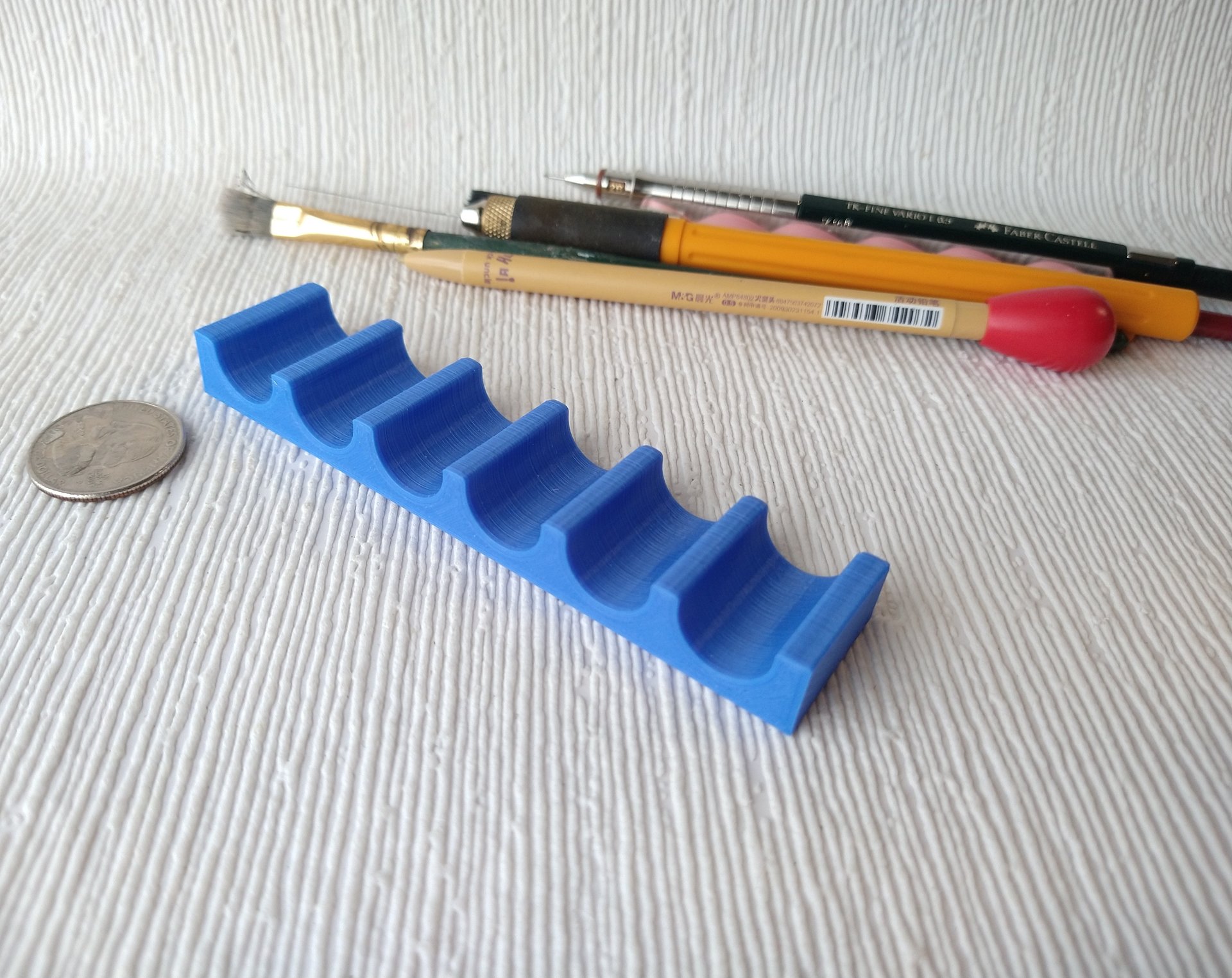 Pen rest or paint brush rest for miniaturists or hobbyists or modellers Current introductory price valid thru 2021 April 30 REF blue