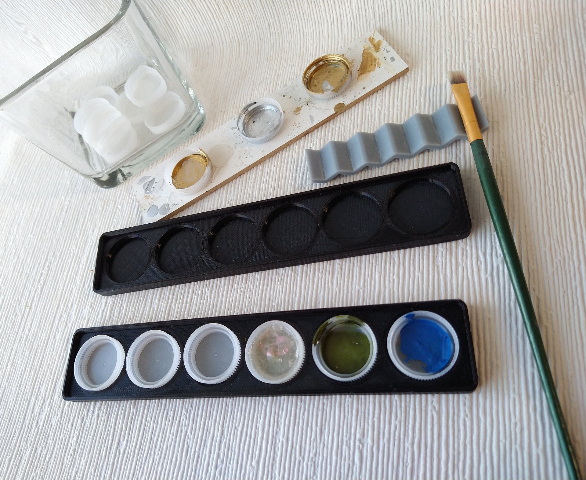 Environmental friendly palette for miniaturists or hobbyists or modellers Current introductory price valid thru 2021 Price is for EACH unit