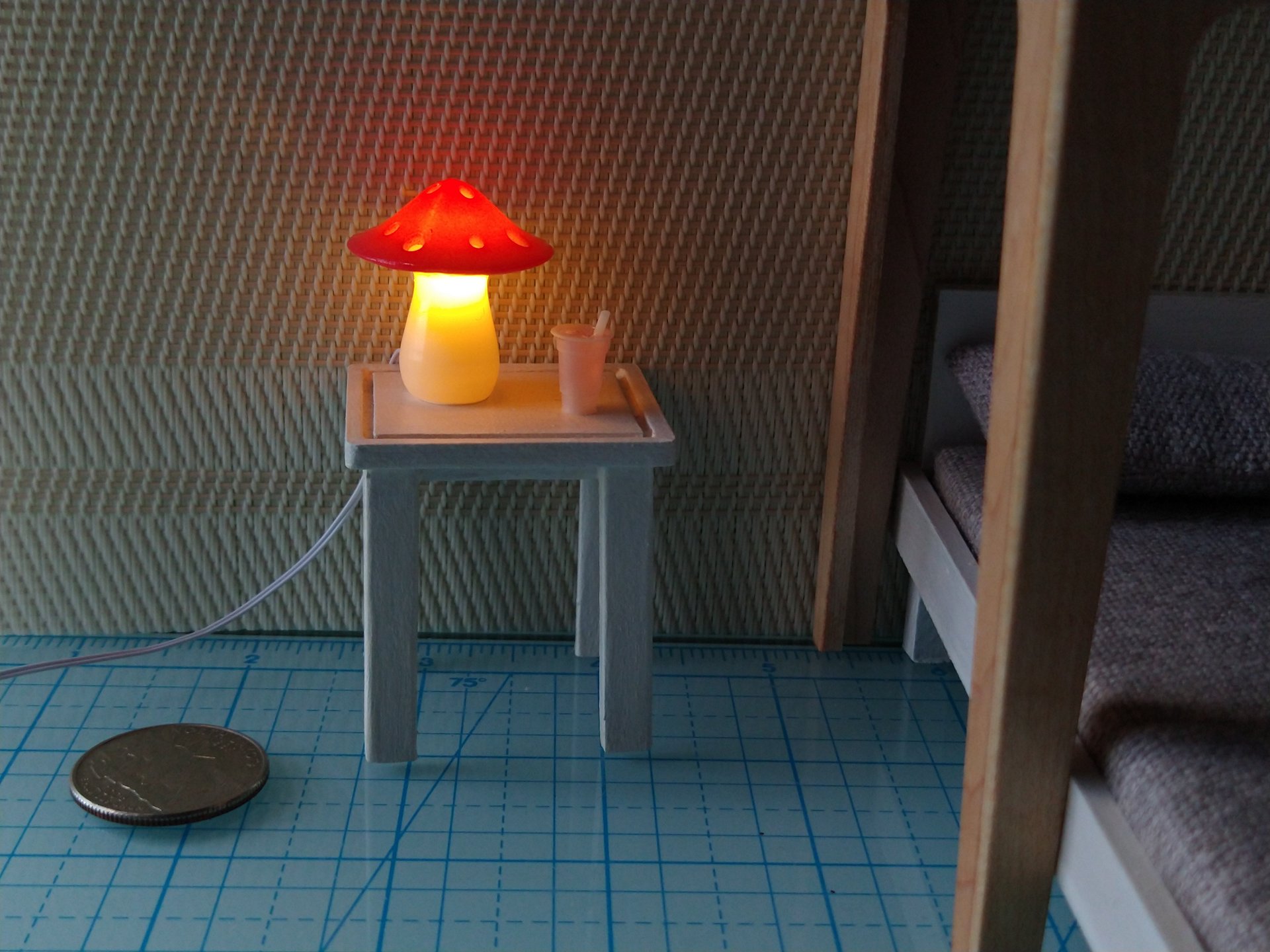 1:12 Dollhouse battery operated toadstool table lamp Kids lamp Novelty lamp Red mushroom lamp