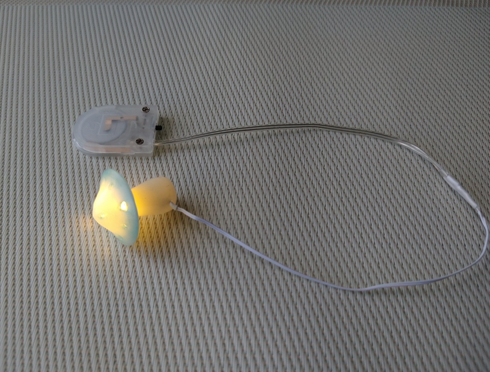 1:12 Dollhouse battery operated toadstool table lamp Kids lamp Novelty lamp Blue mushroom lamp