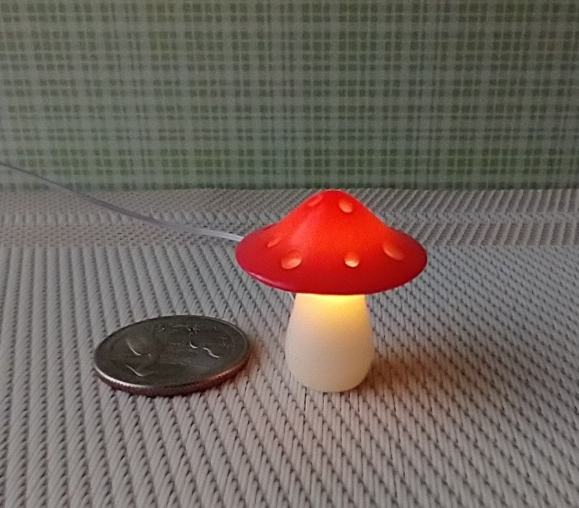 1:12 Dollhouse battery operated toadstool table lamp Kids lamp Novelty lamp Red mushroom lamp