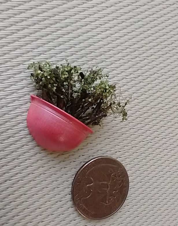 1:12 Dollhouse miniature wall planter with green plant REF Big pearlescent pink