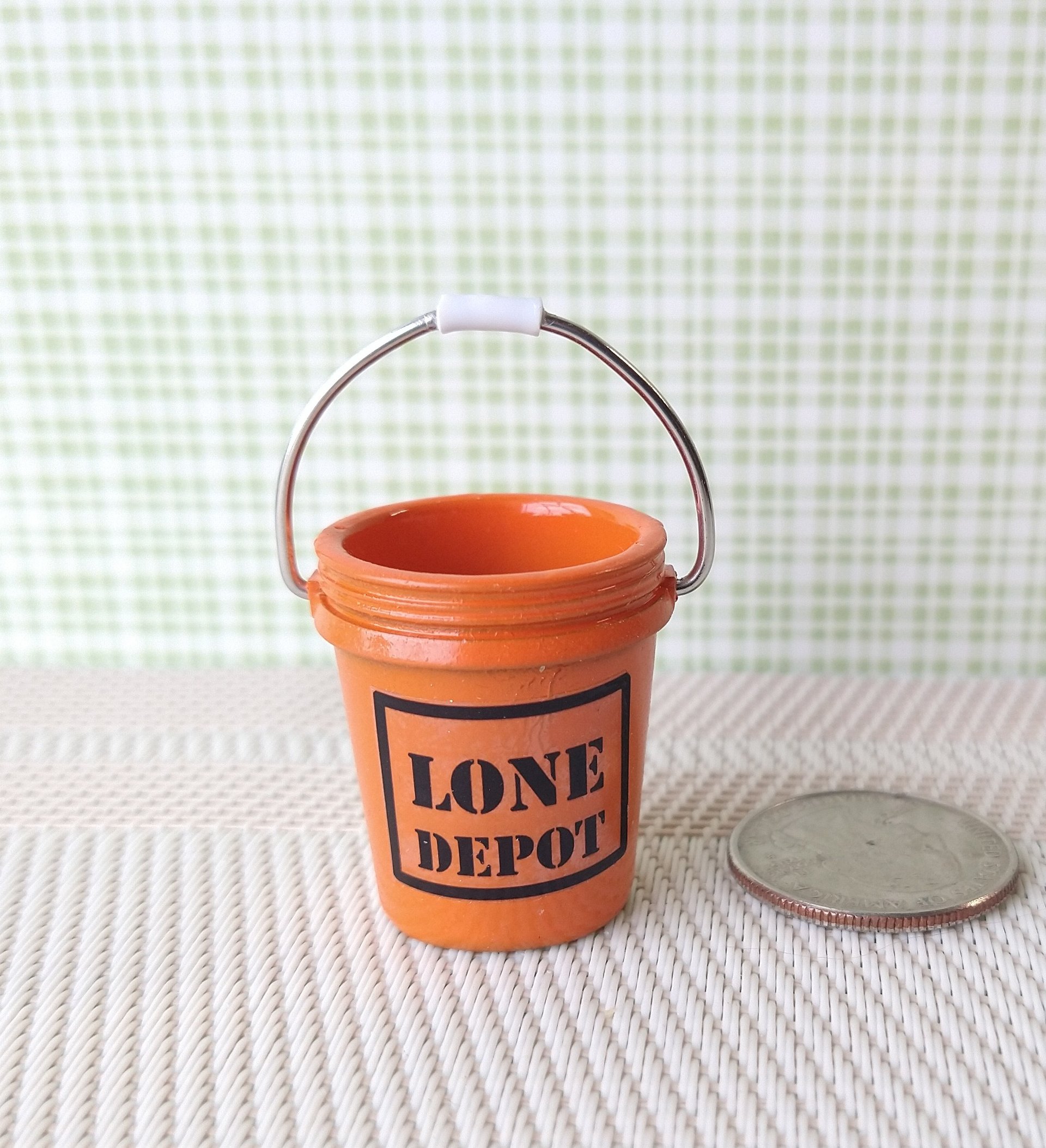1:12 Dollhouse miniature all-purpose bucket equivalent to home center 5-gallon plastic bucket REF Orange