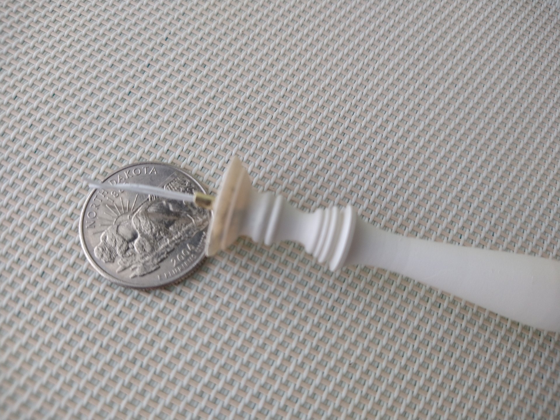 1:12 Dollhouse miniature classic floor lamp with drum shade and candlestick styled post Battery operated with external wires REF Red