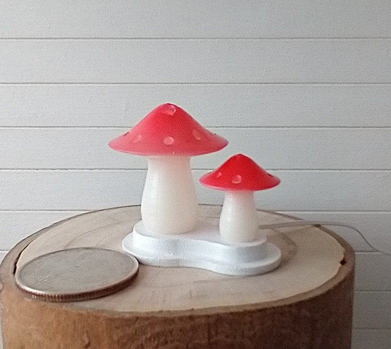 1:12 Dollhouse battery operated Mom and child toadstools table lamp Kids lamp Novelty lamp Red mushrooms lamp