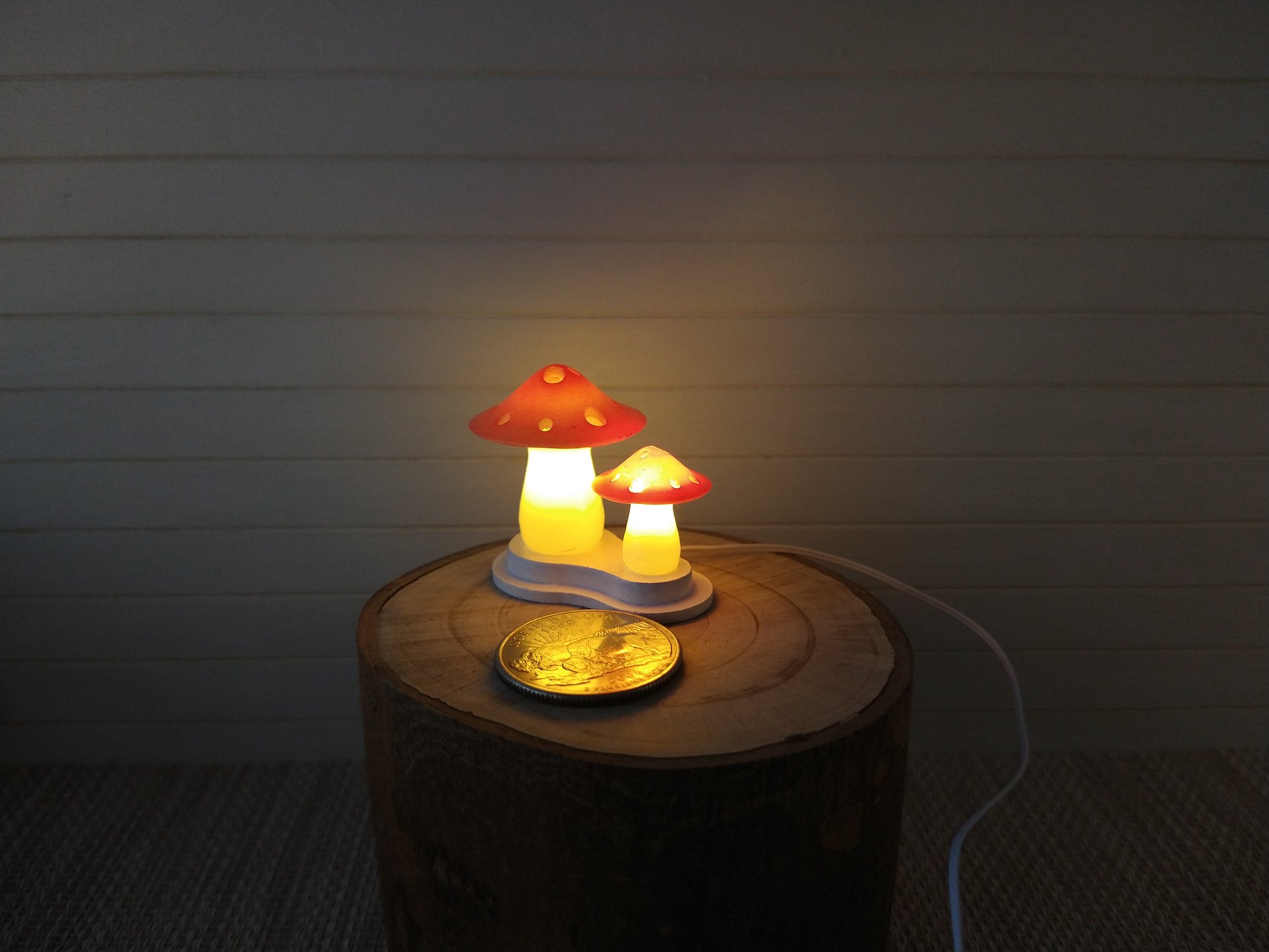 1:12 Dollhouse battery operated Mom and child toadstools table lamp Kids lamp Novelty lamp Red mushrooms lamp