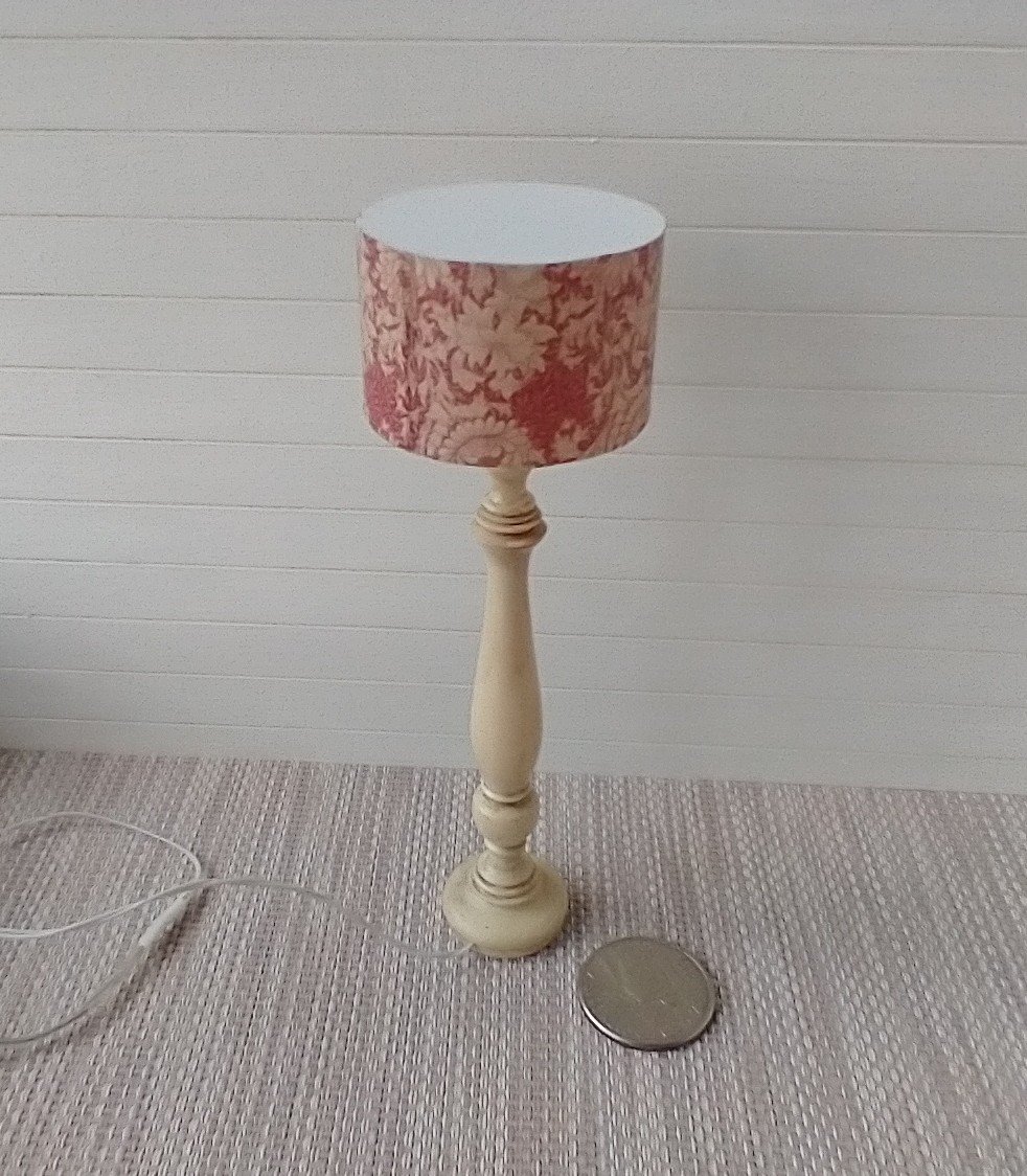 1:12 Dollhouse miniature classic floor lamp with drum shade and candlestick styled post Battery operated with external wires REF Red