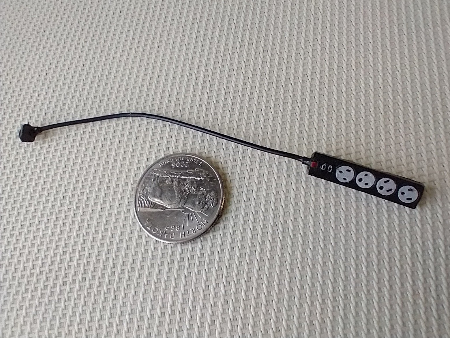 1:12 dollhouse miniature power strip Four-outlet power strip two USB ports Price is PER unit REF Black