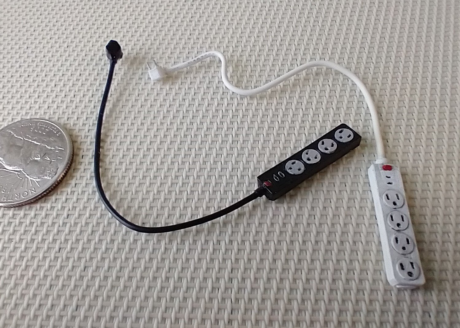 1:12 dollhouse miniature power strip Four-outlet power strip two USB ports Price is PER unit REF Black