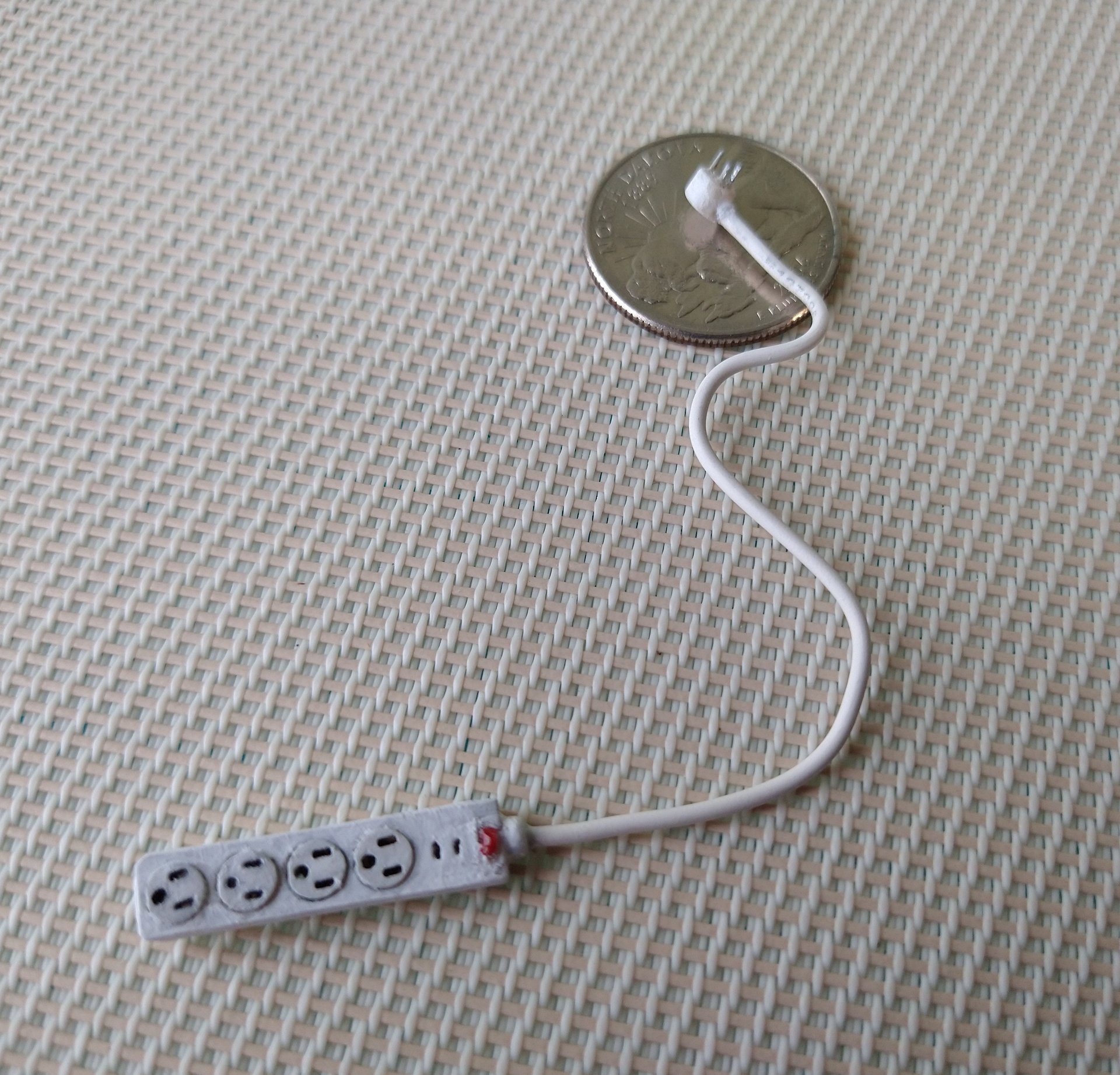 1:12 dollhouse miniature power strip Four-outlet power strip two USB ports Price is PER unit REF white