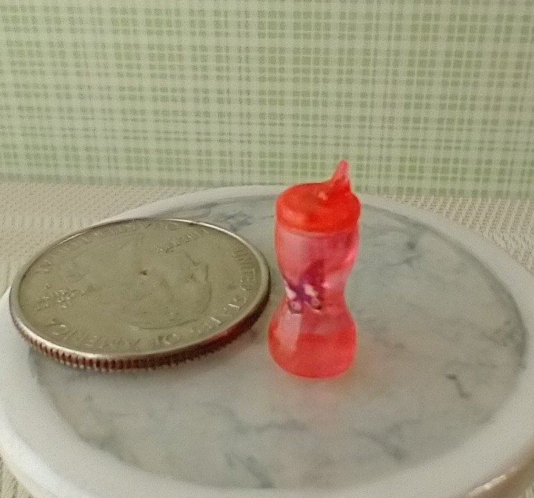 1:12 Dollhouse miniature sippy cup with yellow lid REF pink