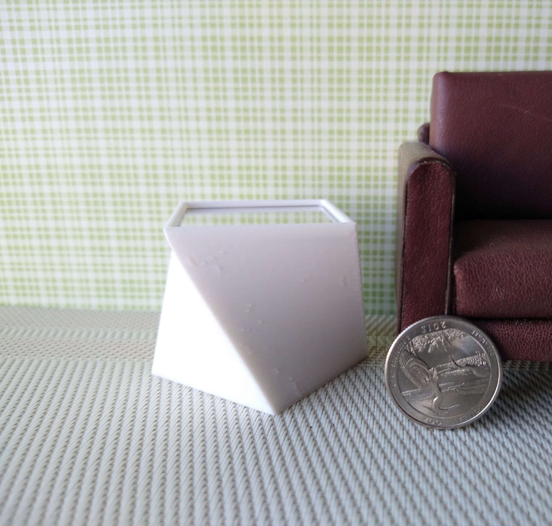 1:12 Dollhouse miniature twisted end table with acrylic mirror top AND translucent white top insert Doubles up as floor lamp Price is per unit