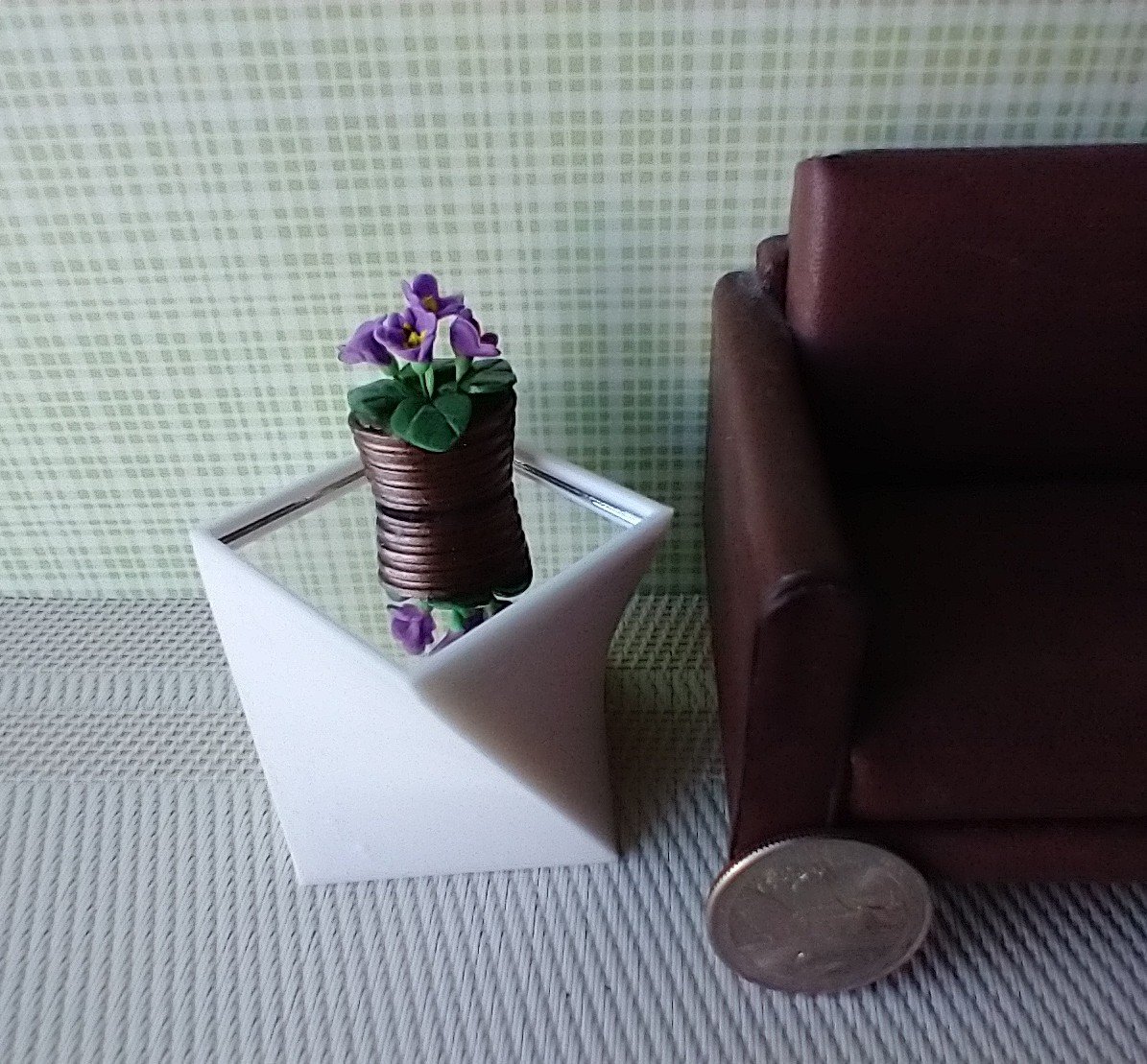 1:12 Dollhouse miniature twisted end table with acrylic mirror top AND translucent white top insert Doubles up as floor lamp Price is per unit