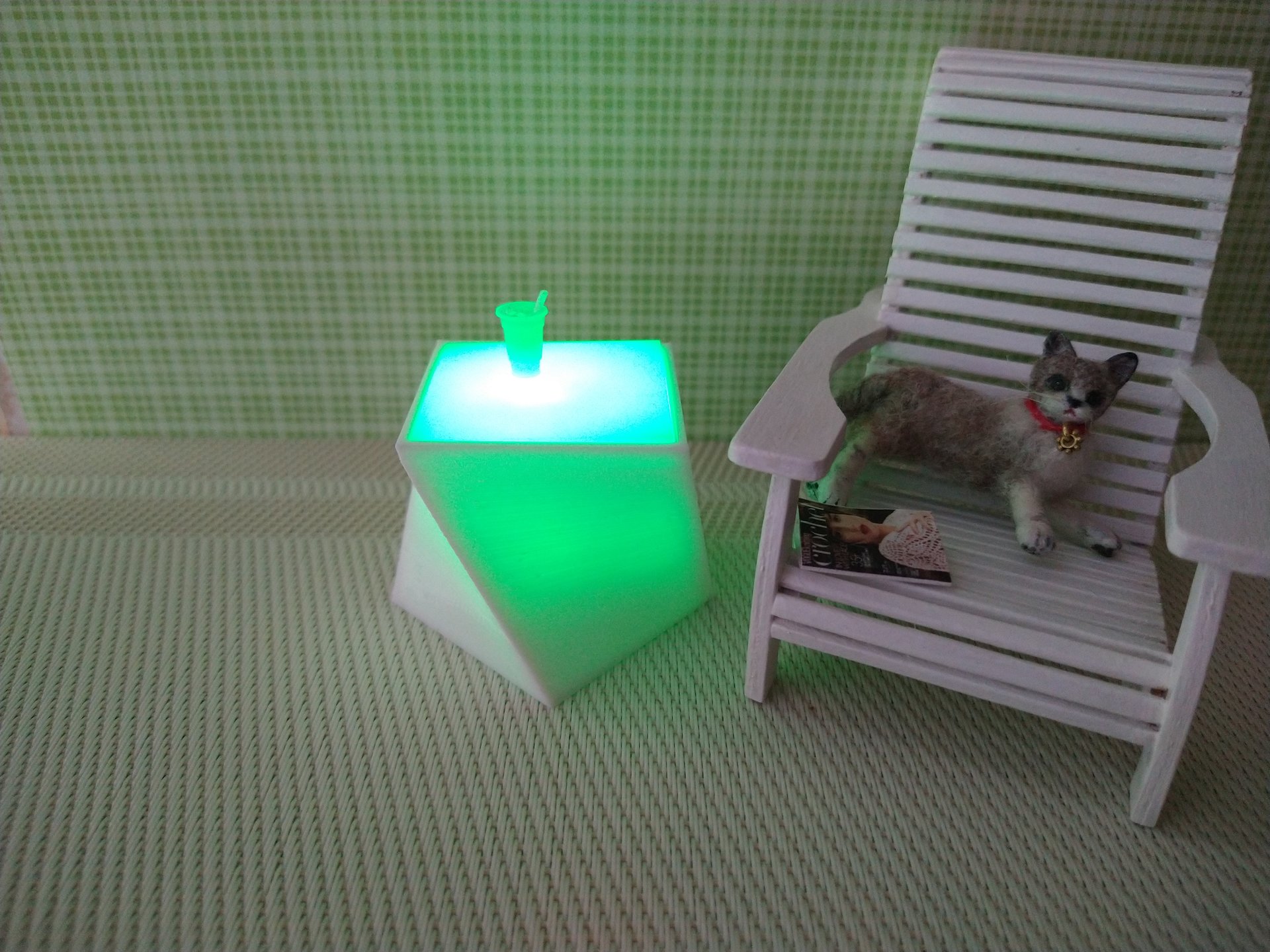 1:12 Dollhouse miniature twisted end table with acrylic mirror top AND translucent white top insert Doubles up as floor lamp Price is per unit