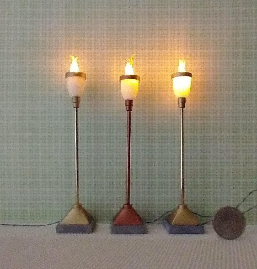 1:12 Dollhouse torch light with flickering flames Battery operated floor light brass post on faux concrete stone with external wires REF Copper finish