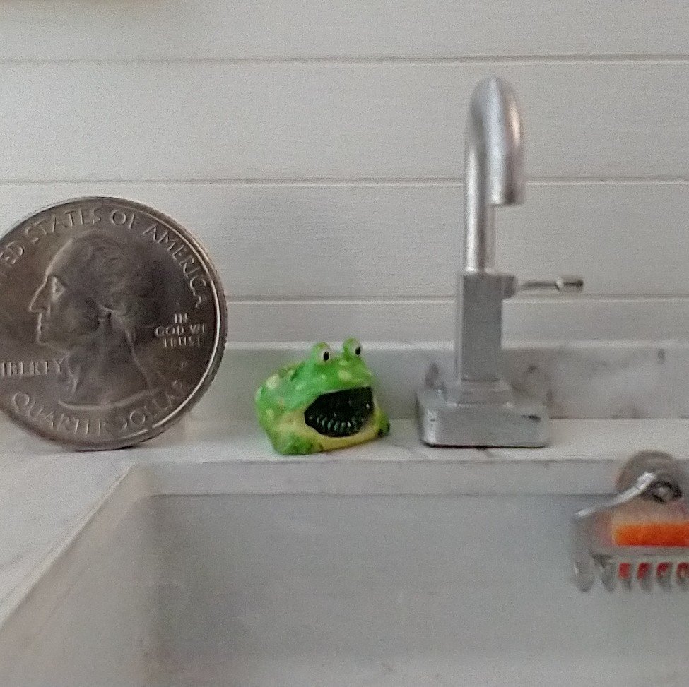 1:12 Dollhouse miniature kitchen frog scrubby holder or sponge holder