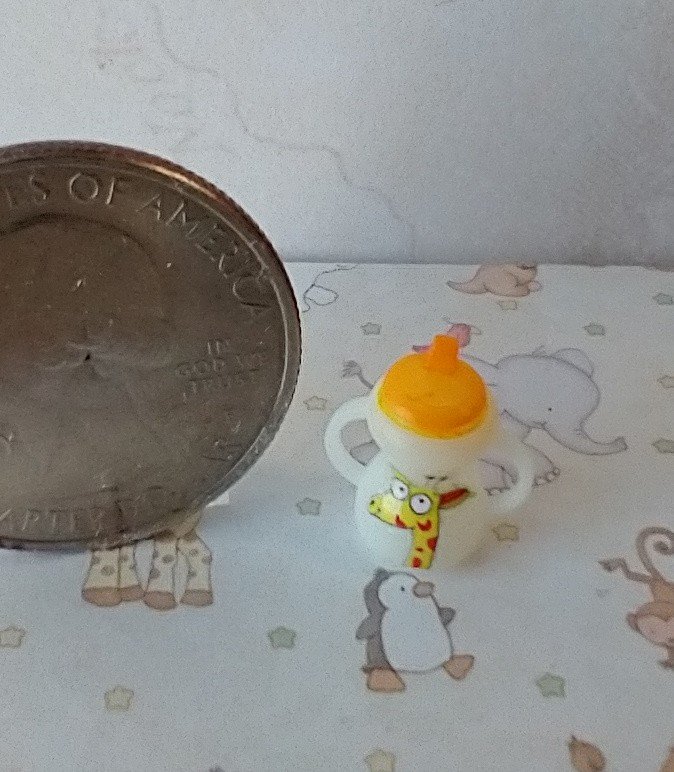 1:12 Dollhouse miniature sippy cup with easy grip handles giraffe and hearts decals REF Orange lid