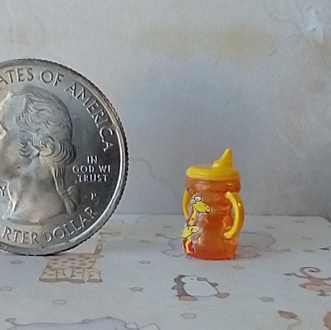 1:12 Dollhouse miniature sippy cup with easy grip handles zebra and giraffe decals REF yellow lid