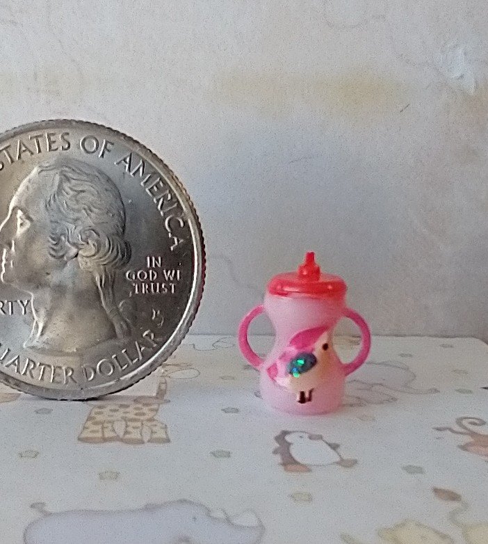 1:12 Dollhouse miniature sippy cup with easy grip handles pink bird REF Deep pink lid