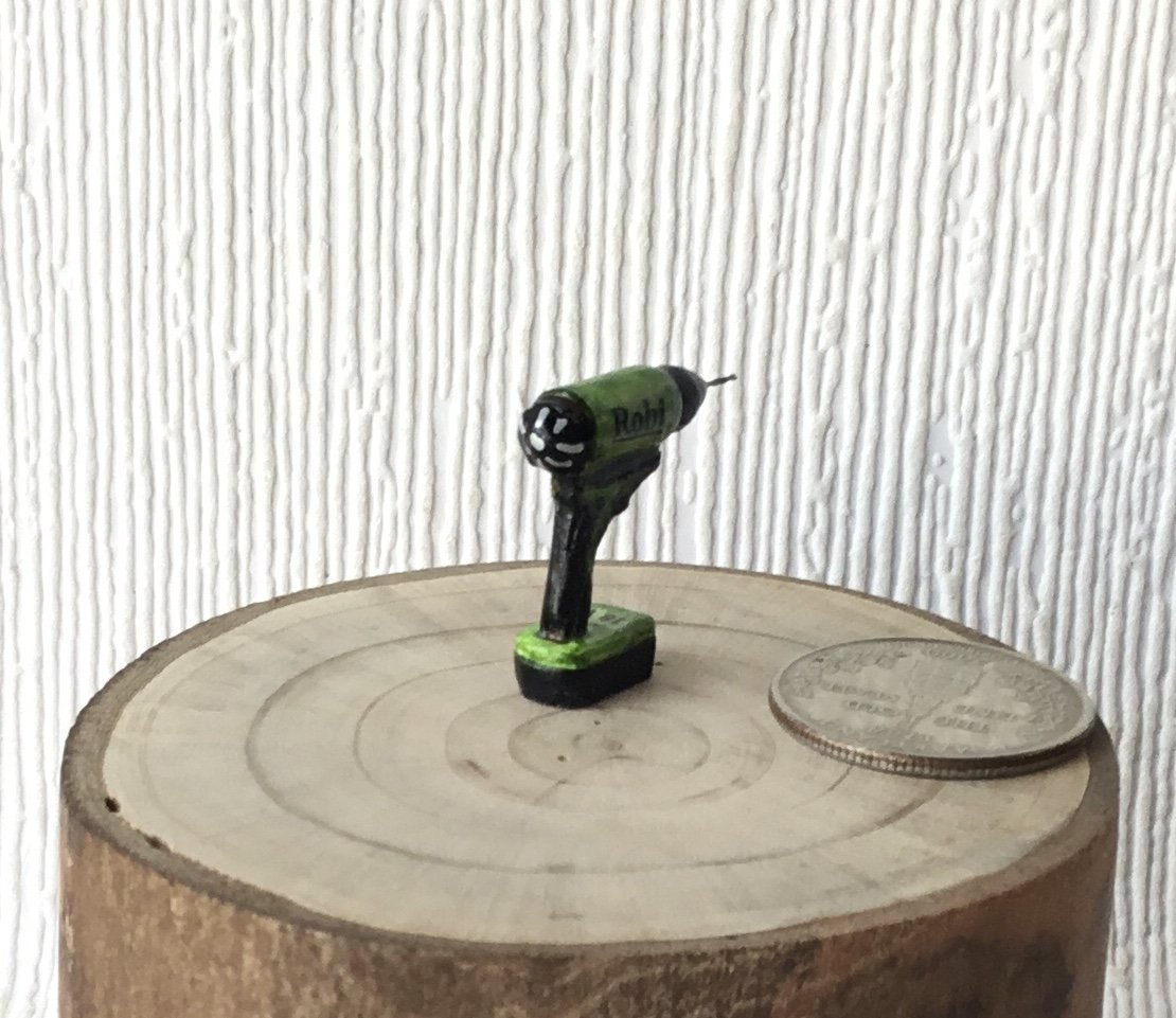 1:12 dollhouse power drill Miniature electric drill with faux rechargeable battery base and genuine micro drill bit