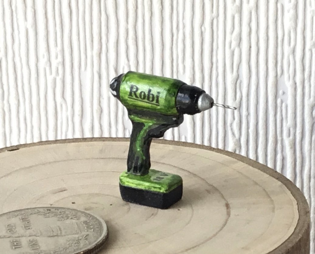 1:12 dollhouse power drill Miniature electric drill with faux rechargeable battery base and genuine micro drill bit