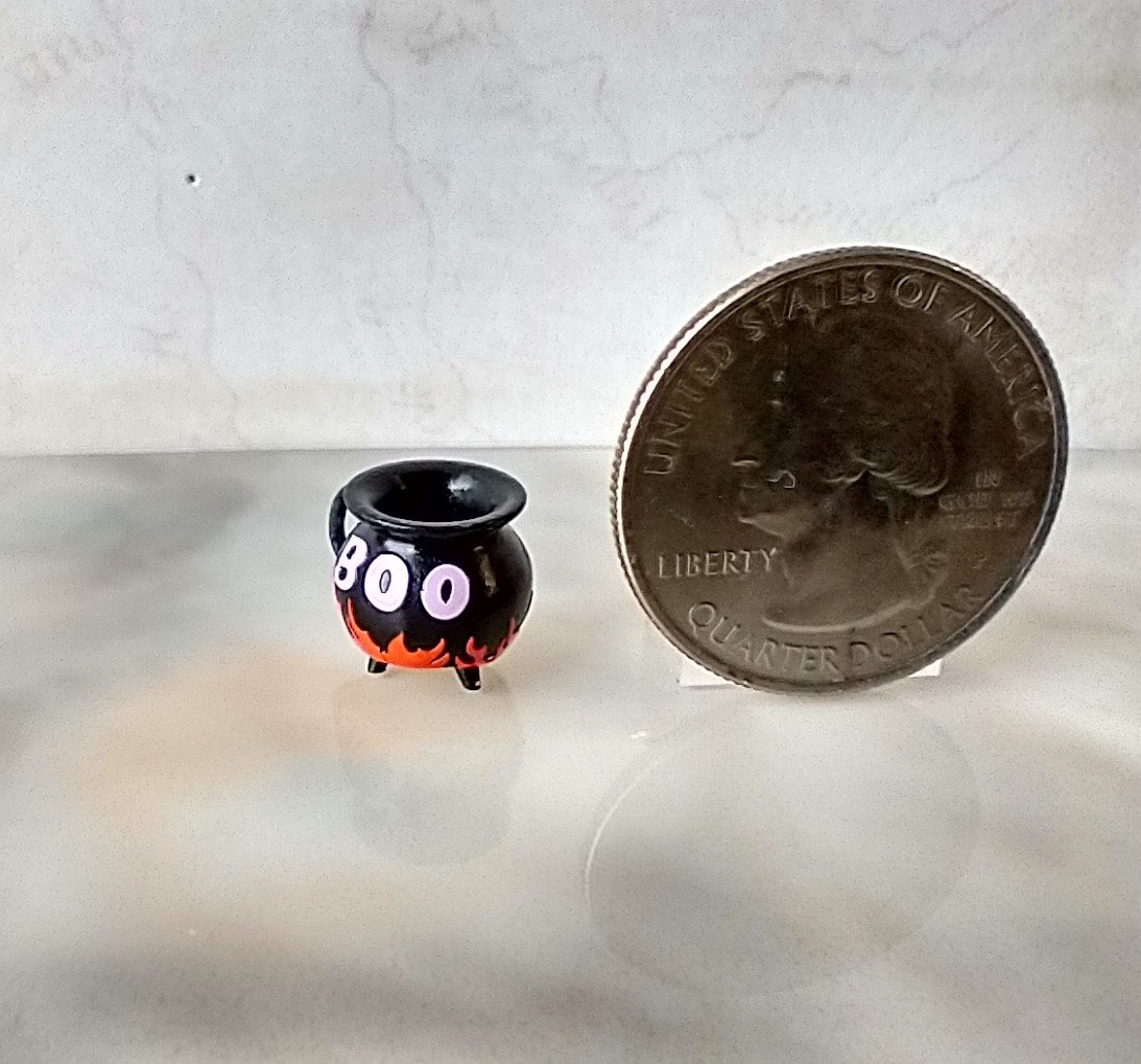 1:12 Dollhouse miniature cauldron mug or soup bowl Halloween mug REF Purple Boo PRICE is for ONE