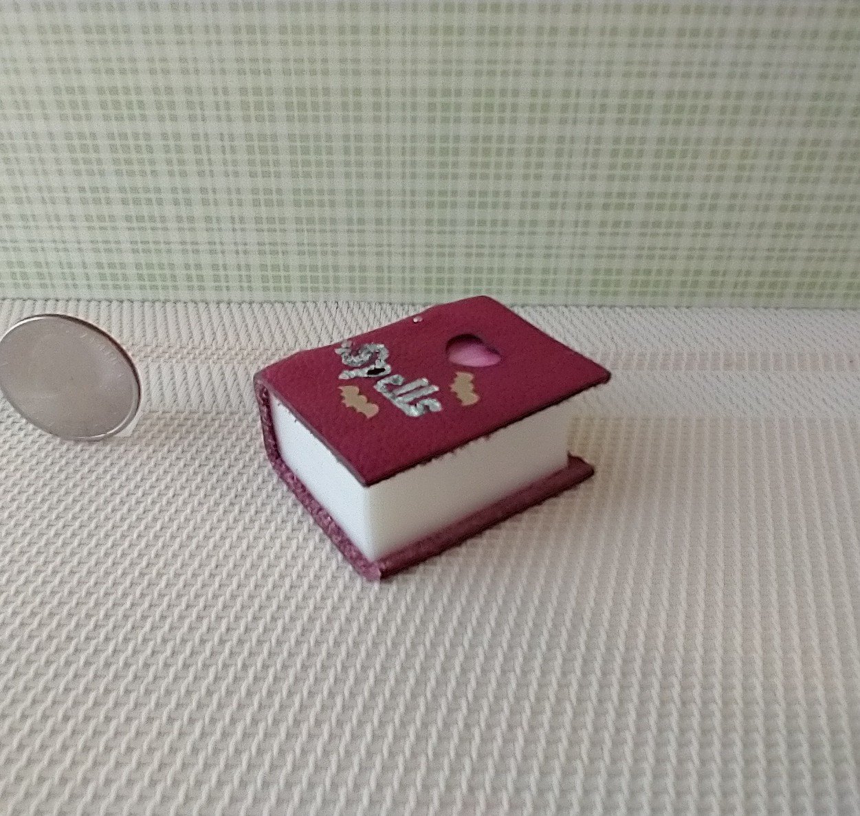 Mini leather bound book of love spells Battery lighted Halloween spell book Halloween decor REF Light burgundy