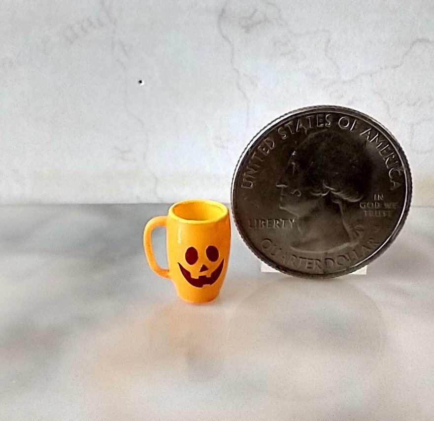 1:12 Dollhouse miniature orange mug with Jack O lantern face and "Hi" pumpkin Halloween mug PRICE is for ONE REF Orange Hi