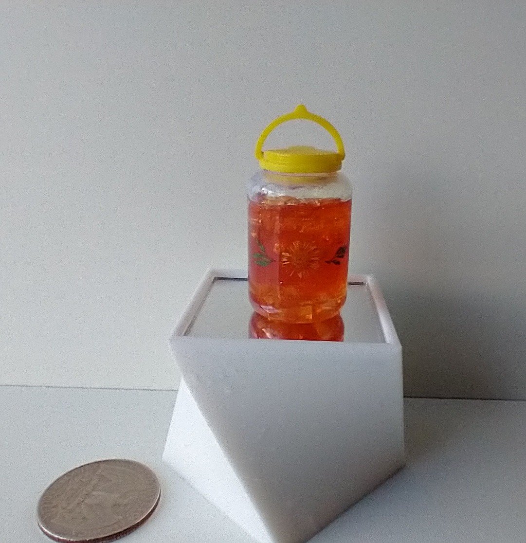 1:12 Dollhouse miniature large tea jar filled with faux tea and ice cubes REF Yellow lidded