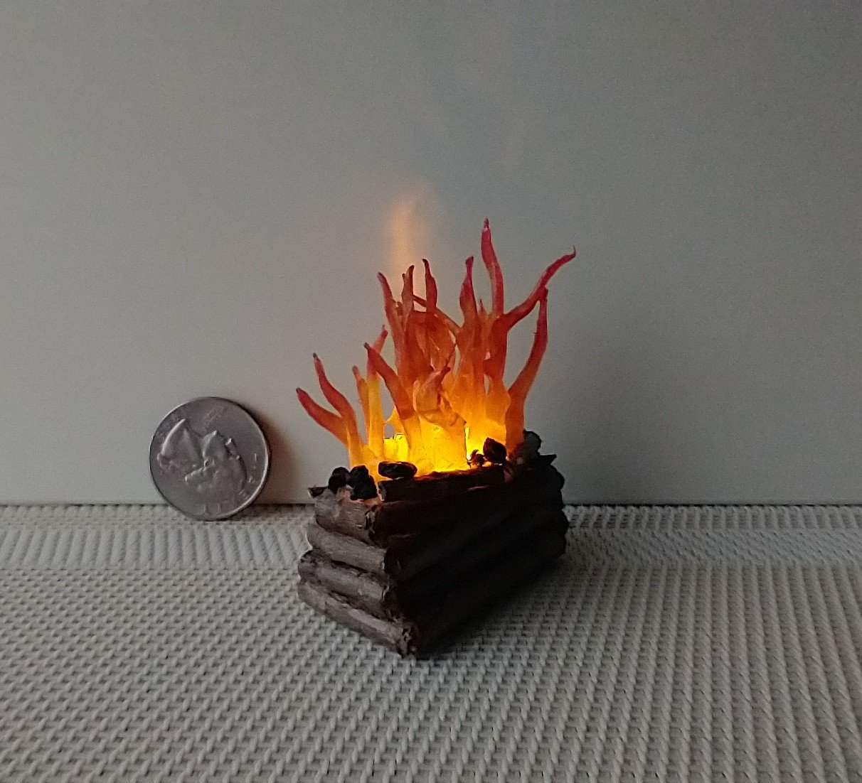 1:12 Dollhouse realistic light up firelogs insert with flickering flames Battery operated lit logs 1 unit Fireplace not included