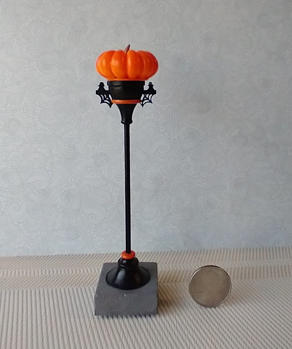 1:12 scale dollhouse battery lighted pumpkin street lamp with brass post on faux concrete block Halloween decorative floor lamp No external wires REF Flat pumpkin