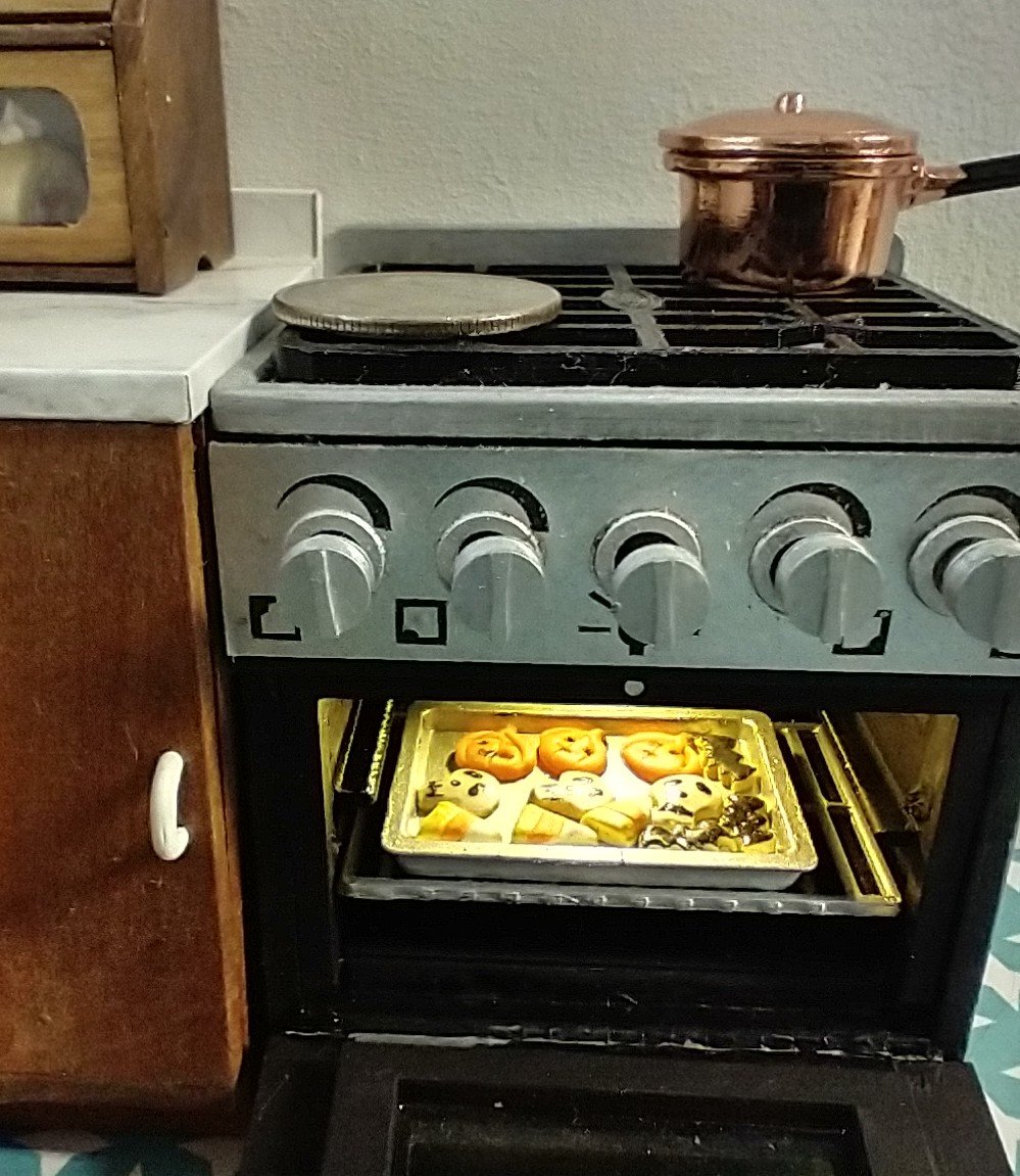 1:12 scale dollhouse assorted Halloween cookies set of 12 Decorative cookies