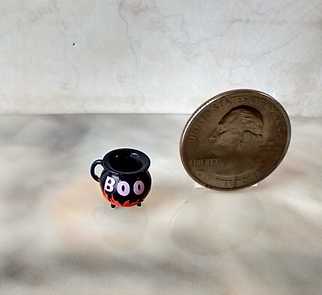 1:12 Dollhouse miniature cauldron mug or soup bowl Halloween mug REF Purple Boo PRICE is for ONE