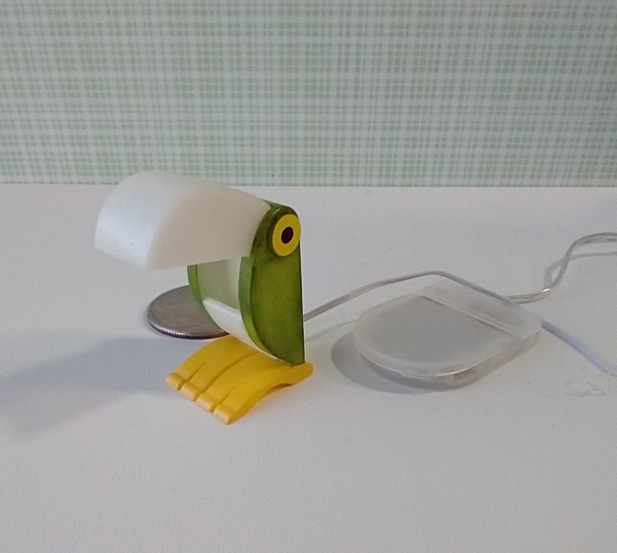 1:12 dollhouse MCM inspired toucan table lamp Battery operated bird lamp with external wires and switch REF Green bird