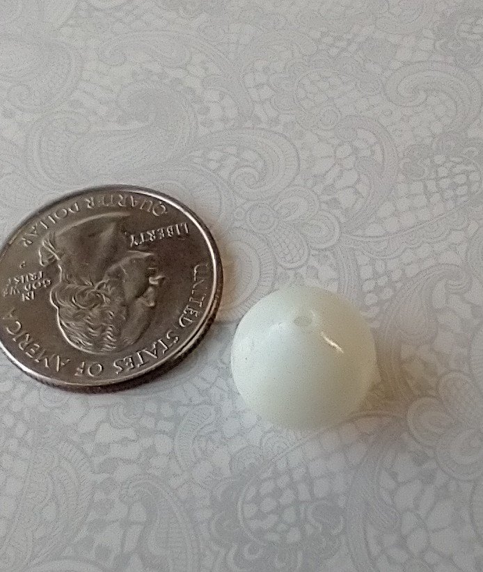 1:12 miniature white spherical vase for mini home decor