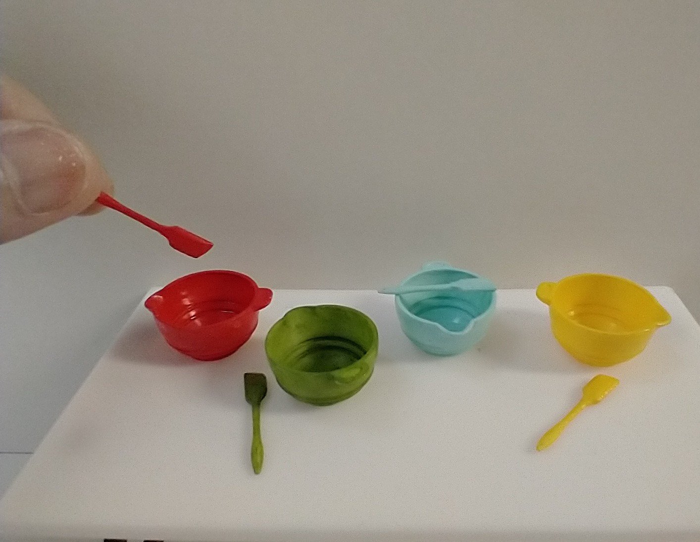 1:12 Dollhouse miniature faux silicone spatula REF Yellow